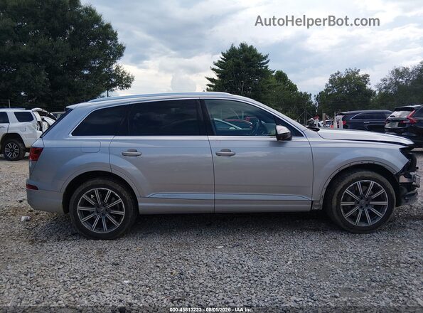WA1LHAF72KD039310 2019 AUDI Q7 Silver 360 interior view