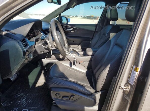 WA1LHAF77HD039506 2017 AUDI Q7 Gray Widok wnętrza z przodu