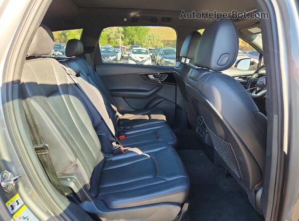 WA1LHAF7XHD049978 2017 AUDI Q7 Gray უკანა სალონის ხედი