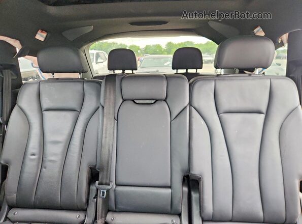 WA1LJBF71MD019482 2021 AUDI Q7 Gray Widok tylnych siedzeń