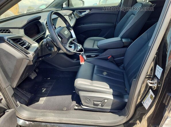 WA1LUBFZ4RP056489 2024 AUDI Q4 Black Front interior view