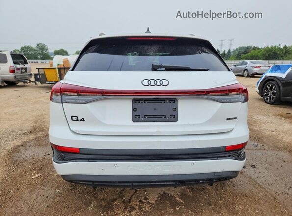 WA1LUBFZ9RP047402 2024 AUDI Q4 White Vista trasera