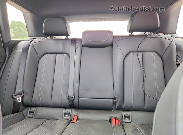 WA1LUBFZ9RP047402 2024 AUDI Q4 White Vista de los asientos traseros