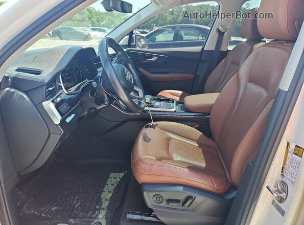 WA1LXAF70LD006259 2020 AUDI Q7 White Front interior view