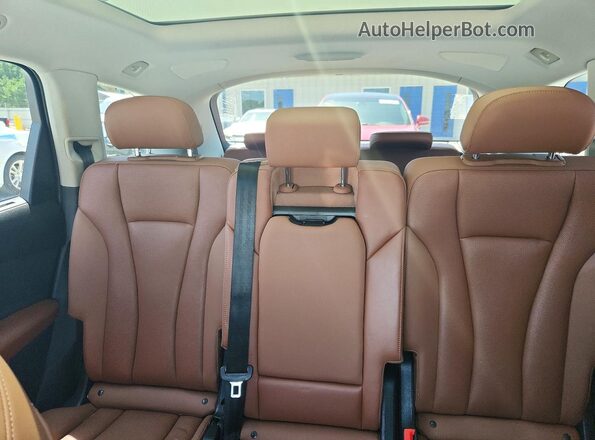 WA1LXAF70LD006259 2020 AUDI Q7 White Rear seats view