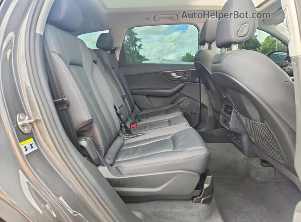 WA1LXAF74LD007494 2020 AUDI Q7 Gray უკანა სალონის ხედი
