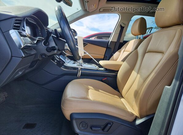 WA1LXAF77MD022170 2021 AUDI Q7 White Widok wnętrza z przodu