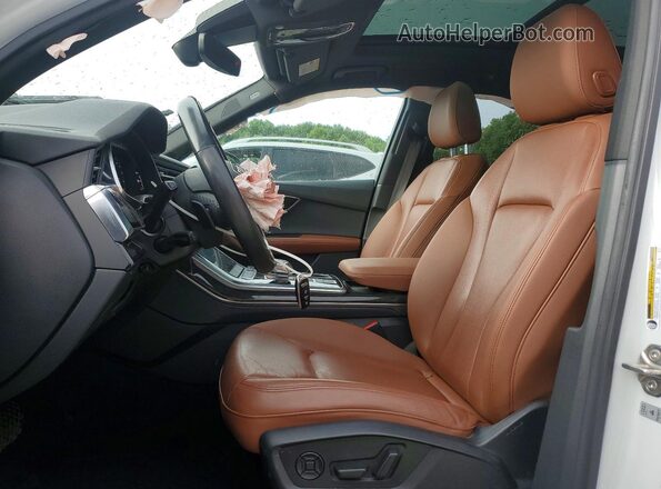 WA1LXAF77MD035047 2021 AUDI Q7 White წინა სალონის ხედი