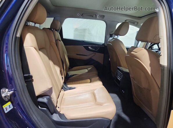WA1LXAF78MD024252 2021 AUDI Q7 Blue Widok wnętrza z tyłu