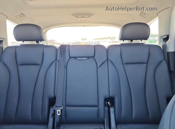 WA1LXBF71PD005570 2023 AUDI Q7 Black Widok wnętrza z tyłu