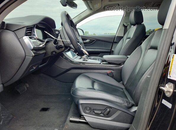 WA1LXBF71PD006850 2023 AUDI Q7 Черный Вид салона спереди