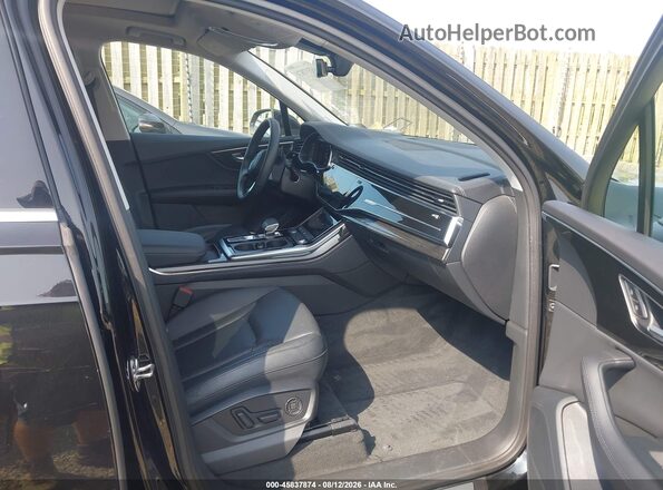 WA1LXBF7XPD006720 2023 AUDI Q7 Black Front interior view
