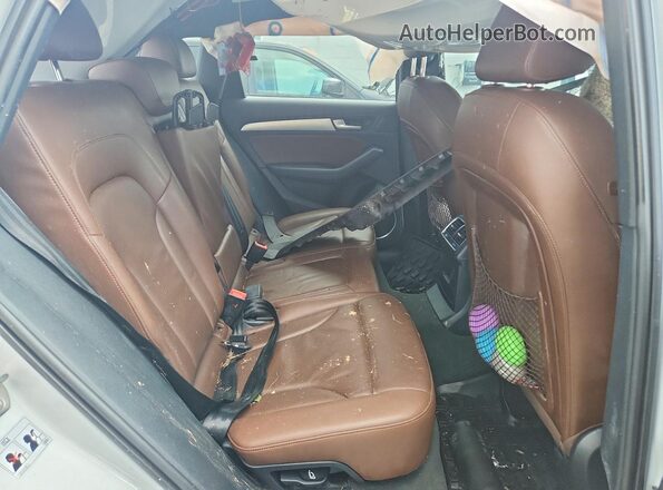 WA1M2AFP1HA090698 2017 AUDI Q5 White უკანა სალონის ხედი