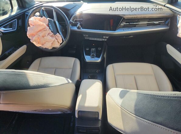 WA1M2BFZ5RP008560 2024 AUDI Q4 Gray Widok deski rozdzielczej