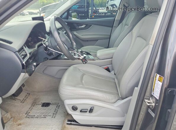 WA1VAAF70KD003550 2019 AUDI Q7 Gray Vista interior delantera