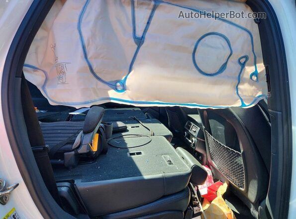 WA1VAAF70KD004441 2019 AUDI Q7 White Rear interior view