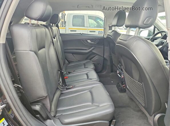 WA1VAAF71HD048456 2017 AUDI Q7 Black Vista de los asientos traseros