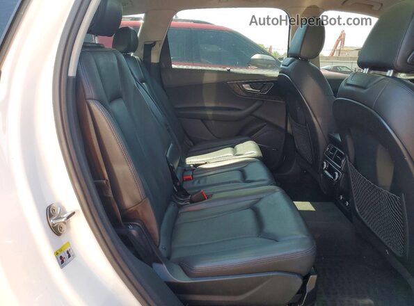 WA1VAAF71JD013597 2018 AUDI Q7 White Սալոնի հետևի տեսք
