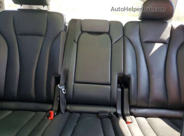 WA1VAAF71JD013597 2018 AUDI Q7 White Հետևի նստատեղերի տեսք