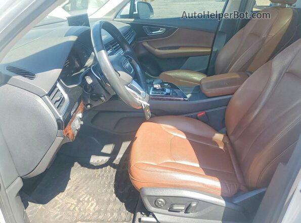 WA1VAAF71KD008434 2019 AUDI Q7 White Widok wnętrza z przodu
