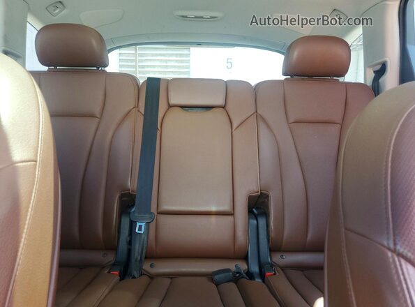 WA1VAAF71KD008434 2019 AUDI Q7 White Widok tylnych siedzeń