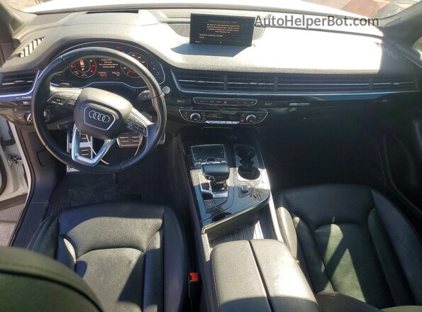 WA1VAAF72HD004997 2017 AUDI Q7 White Dashboard view