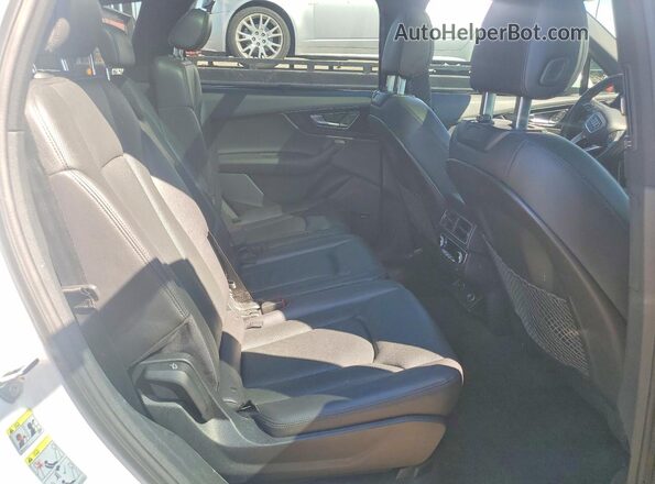 WA1VAAF72HD004997 2017 AUDI Q7 White Rear interior view