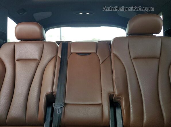 WA1VAAF72HD011111 2017 AUDI Q7 White Հետևի նստատեղերի տեսք