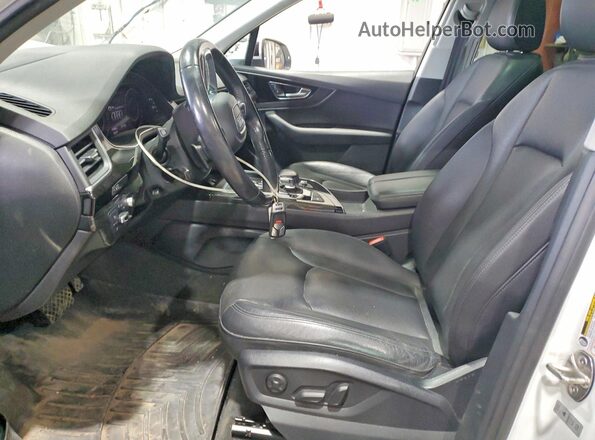 WA1VAAF72HD012131 2017 AUDI Q7 White წინა სალონის ხედი