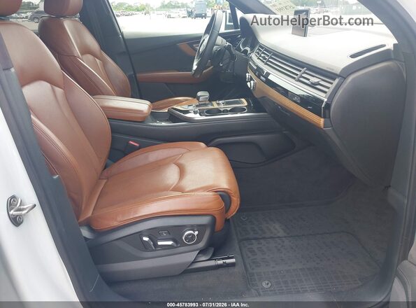 WA1VAAF72HD030211 2017 AUDI Q7 White Սալոնի դիմացի տեսք