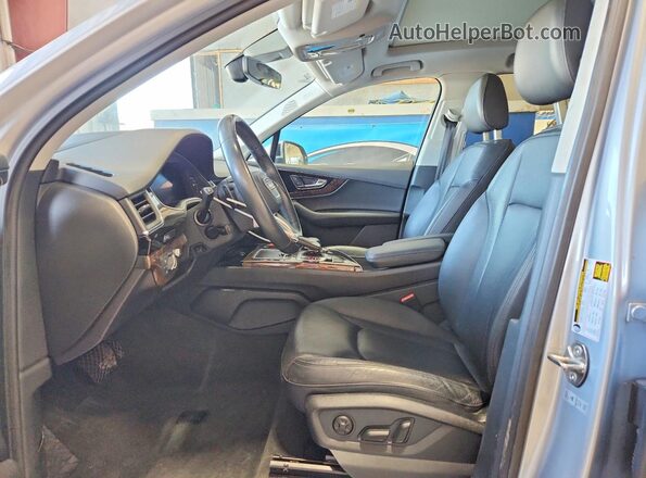 WA1VAAF72JD043708 2018 AUDI Q7 Silver Widok wnętrza z przodu