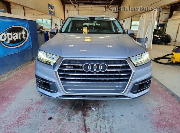 WA1VAAF72JD043708 2018 AUDI Q7 Silver Widok z przodu