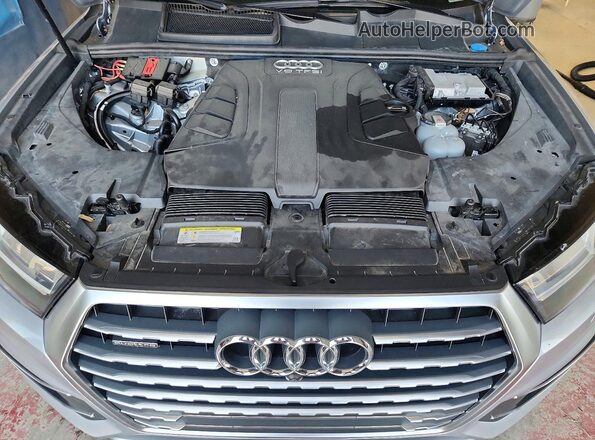 WA1VAAF72JD043708 2018 AUDI Q7 Silver Widok komory silnika