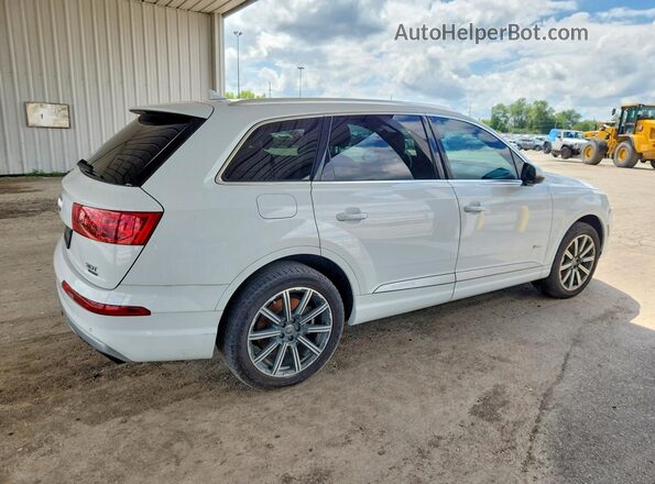 WA1VAAF73HD001073 2017 AUDI Q7 Белый Передняя правая четверть
