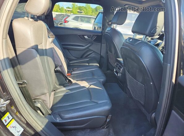 WA1VAAF74HD024278 2017 AUDI Q7 Black Widok komory silnika