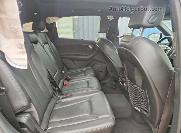 WA1VAAF74JD002643 2018 AUDI Q7 Black Widok tylnych siedzeń