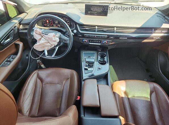 WA1VAAF74JD014078 2018 AUDI Q7 Silver Dashboard view