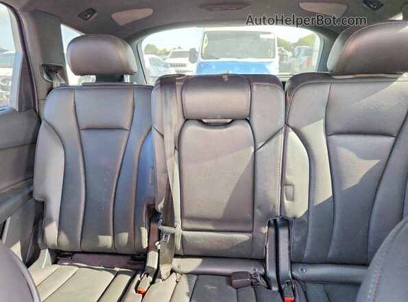 WA1VAAF75HD041011 2017 AUDI Q7 White Հետևի նստատեղերի տեսք