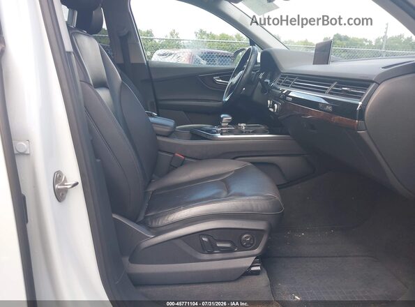 WA1VAAF75JD016258 2018 AUDI Q7 White Vista interior delantera