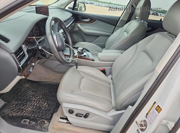 WA1VAAF75JD018284 2018 AUDI Q7 Белый Вид салона спереди