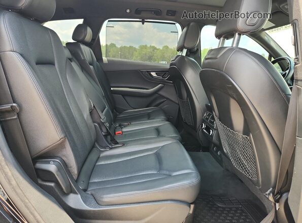 WA1VAAF75JD051009 2018 AUDI Q7 Черный Вид задней части салона