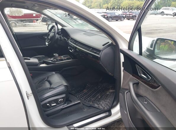 WA1VAAF76HD007966 2017 AUDI Q7 White Widok wnętrza z przodu
