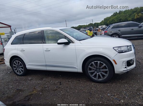 WA1VAAF76JD018102 2018 AUDI Q7 White Vista interior trasera