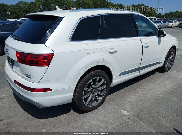 WA1VAAF77HD029930 2017 AUDI Q7 Белый Задняя правая четверть