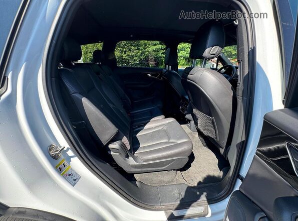 WA1VAAF77JD018948 2018 AUDI Q7 White Շարժիչի բաժամունքի տեսք