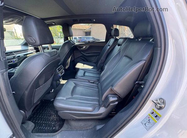 WA1VAAF77JD018948 2018 AUDI Q7 White Սալոնի դիմացի տեսք