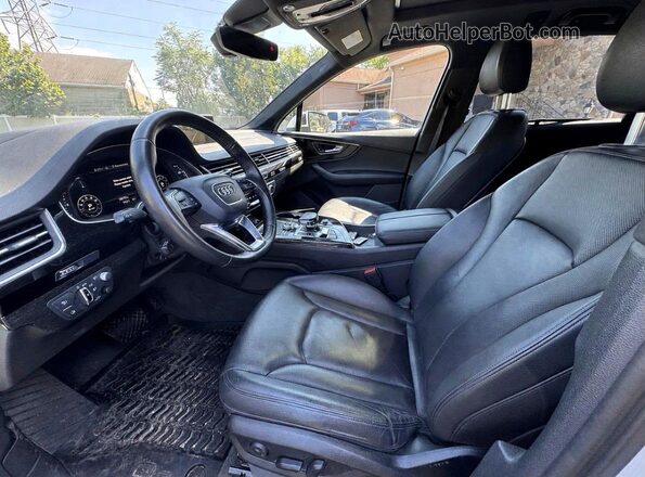 WA1VAAF77JD018948 2018 AUDI Q7 White Հետևի նստատեղերի տեսք