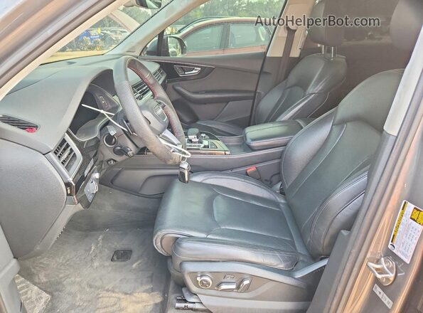 WA1VAAF78HD002641 2017 AUDI Q7 Gray წინა სალონის ხედი
