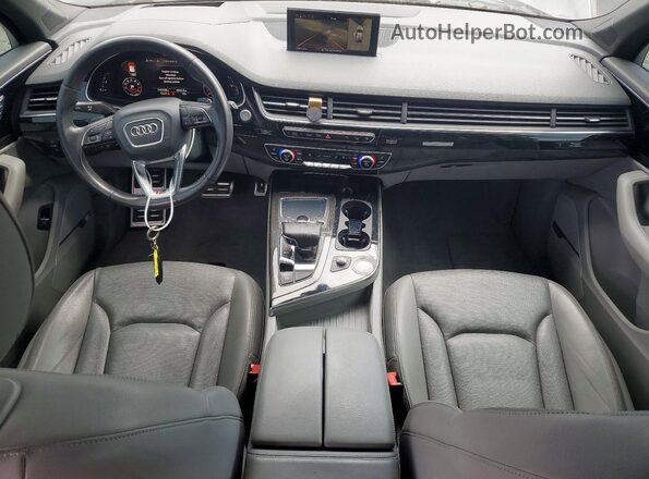 WA1VAAF78HD020654 2017 AUDI Q7 Black Vista del salpicadero