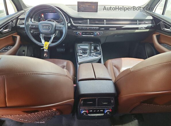 WA1VAAF78JD017985 2018 AUDI Q7 White Dashboard view